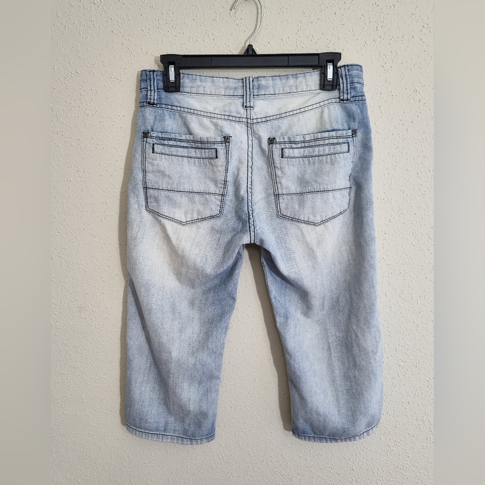 Stylish Light Blue Denim Shorts Size Waist 29. - Picture 6 of 7